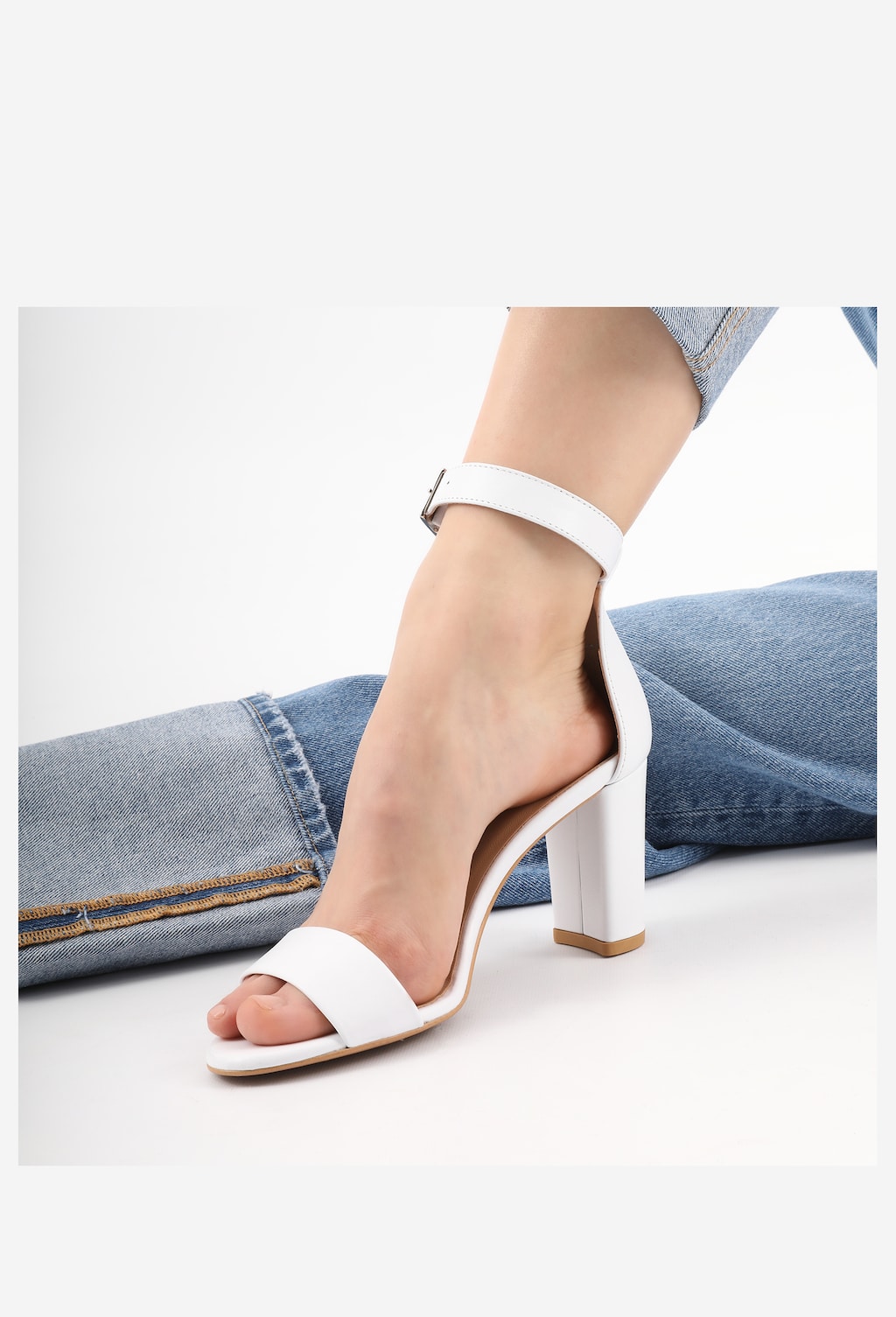Elegantné biele kožené dámske sandále na leto 76028-59 Widok 9