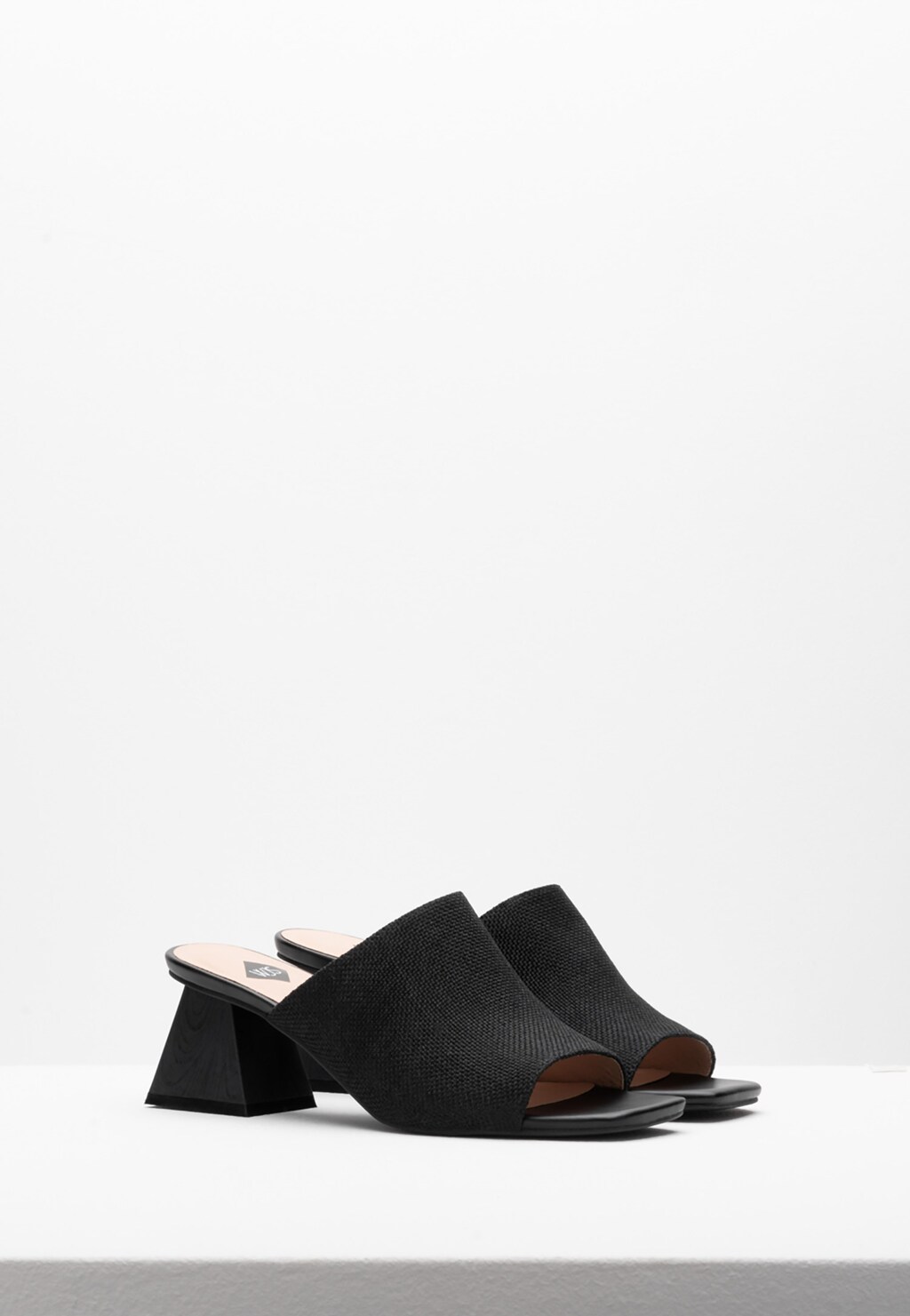 WJS czarne klapki damskie z oryginalnym obcasem WJS71015-11 Widok 3