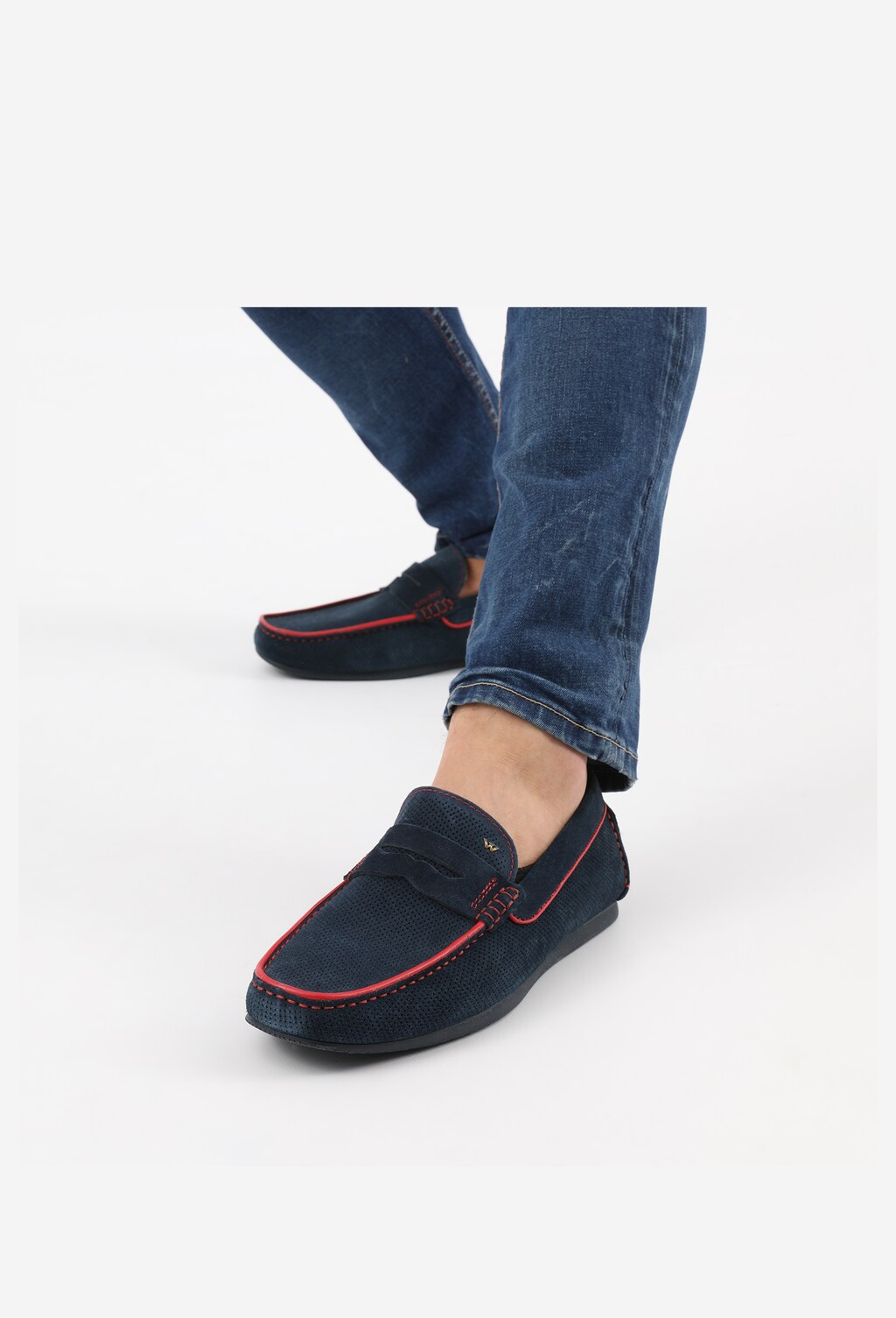 Tmavě modré kožené mokasíny pánské s červeným lemem 10064-65 Widok 7