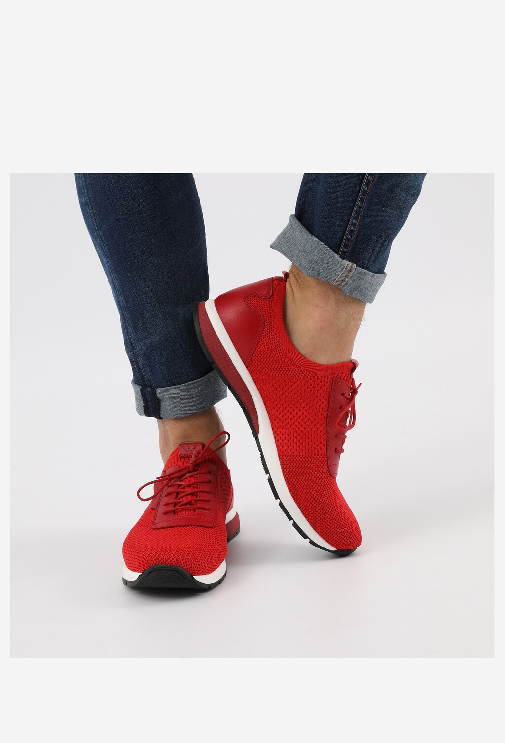 Czerwone materiałowe sneakersy męskie ze skórzanymi elementami 10086-85 Widok 8