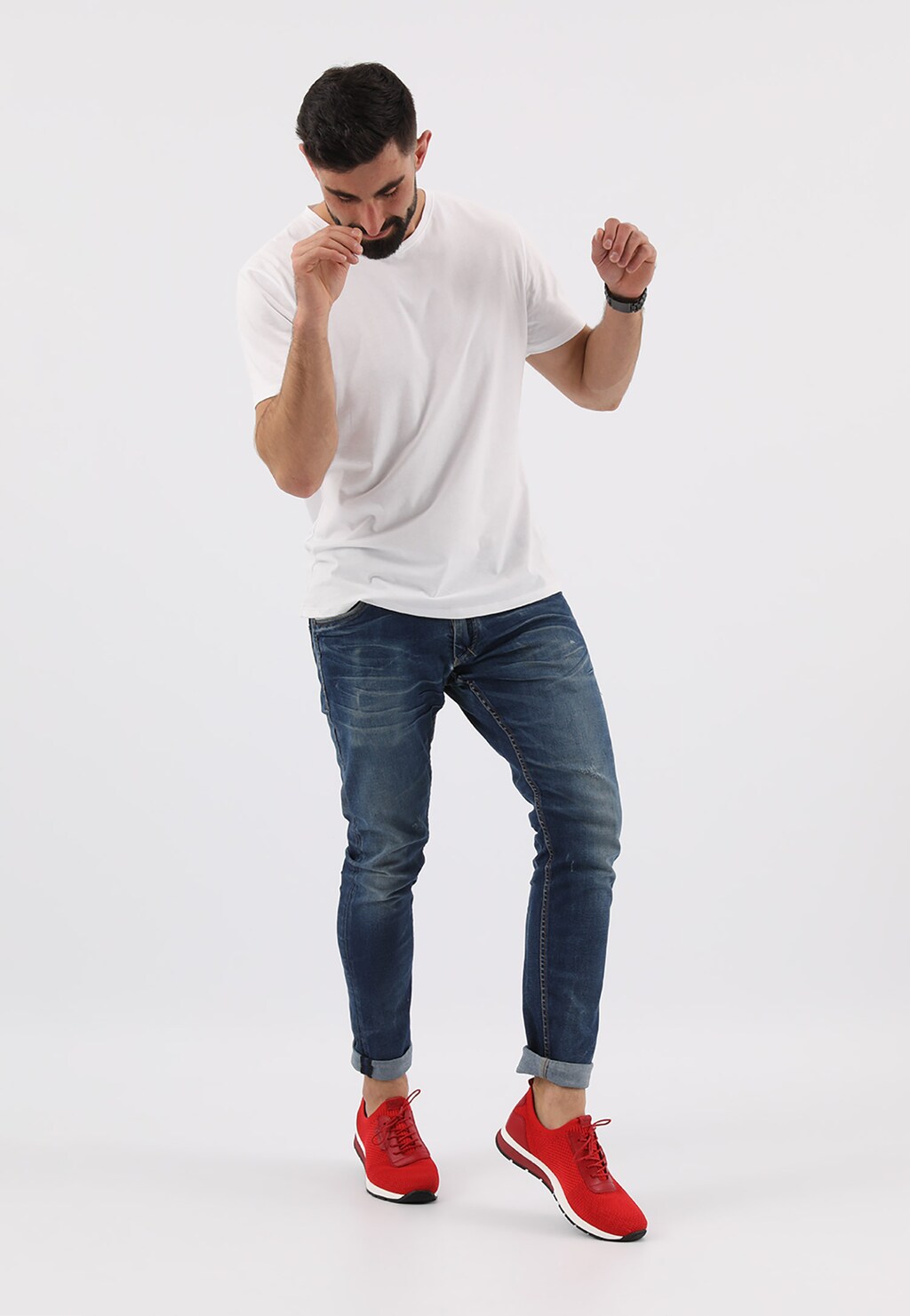 Czerwone materiałowe sneakersy męskie ze skórzanymi elementami 10086-85 Widok 1