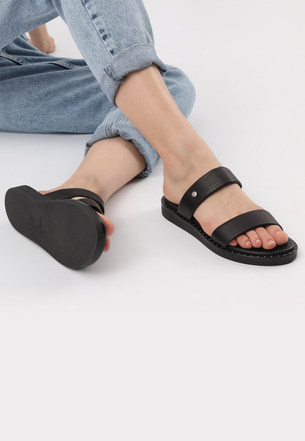 Černé dámské žabky z kvalitní hladké kůže 74001-51 Widok 8