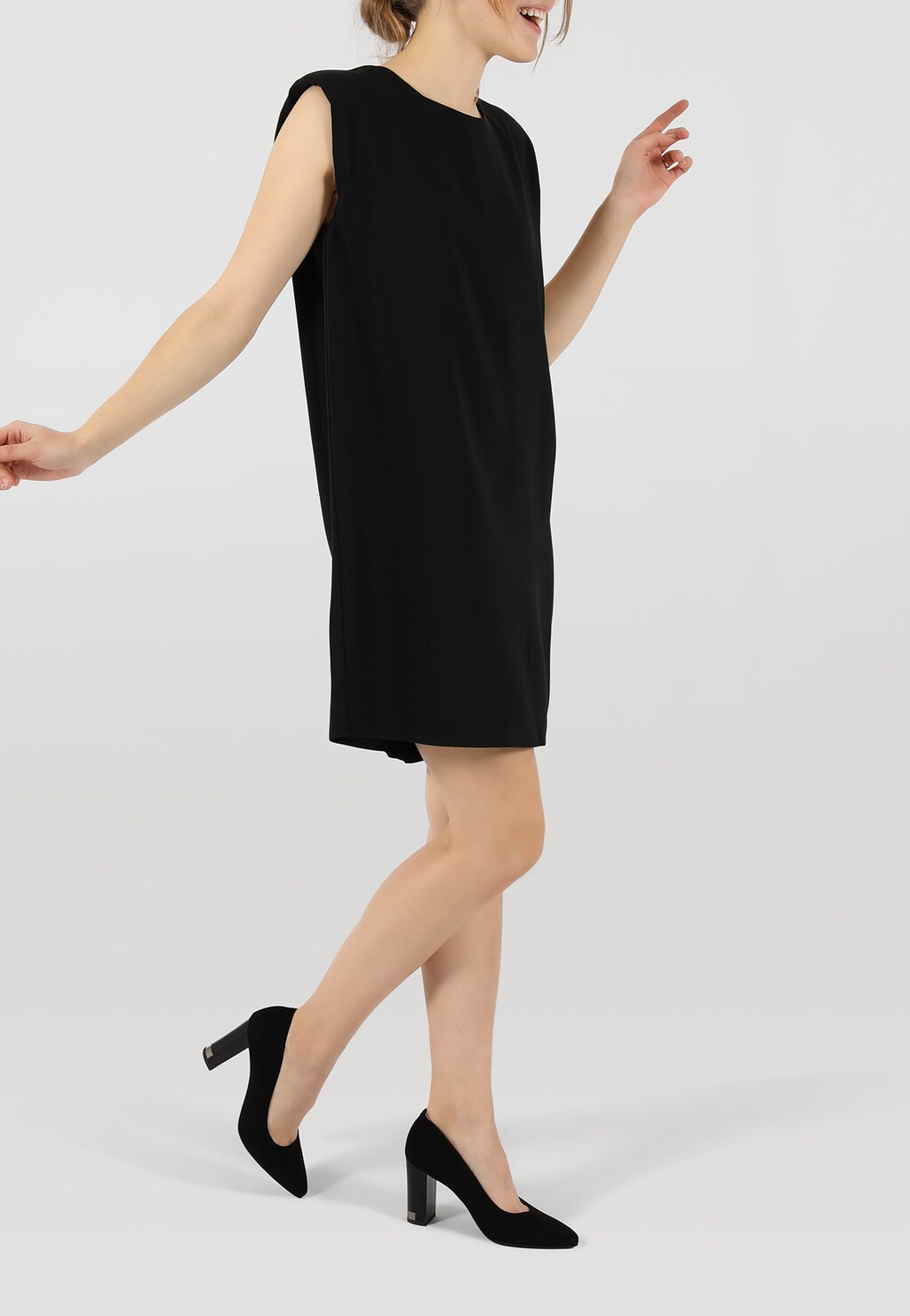 Krása ukrytá v jednoduchosti čiernych luxusných lodičiek 35045-61 Widok 1