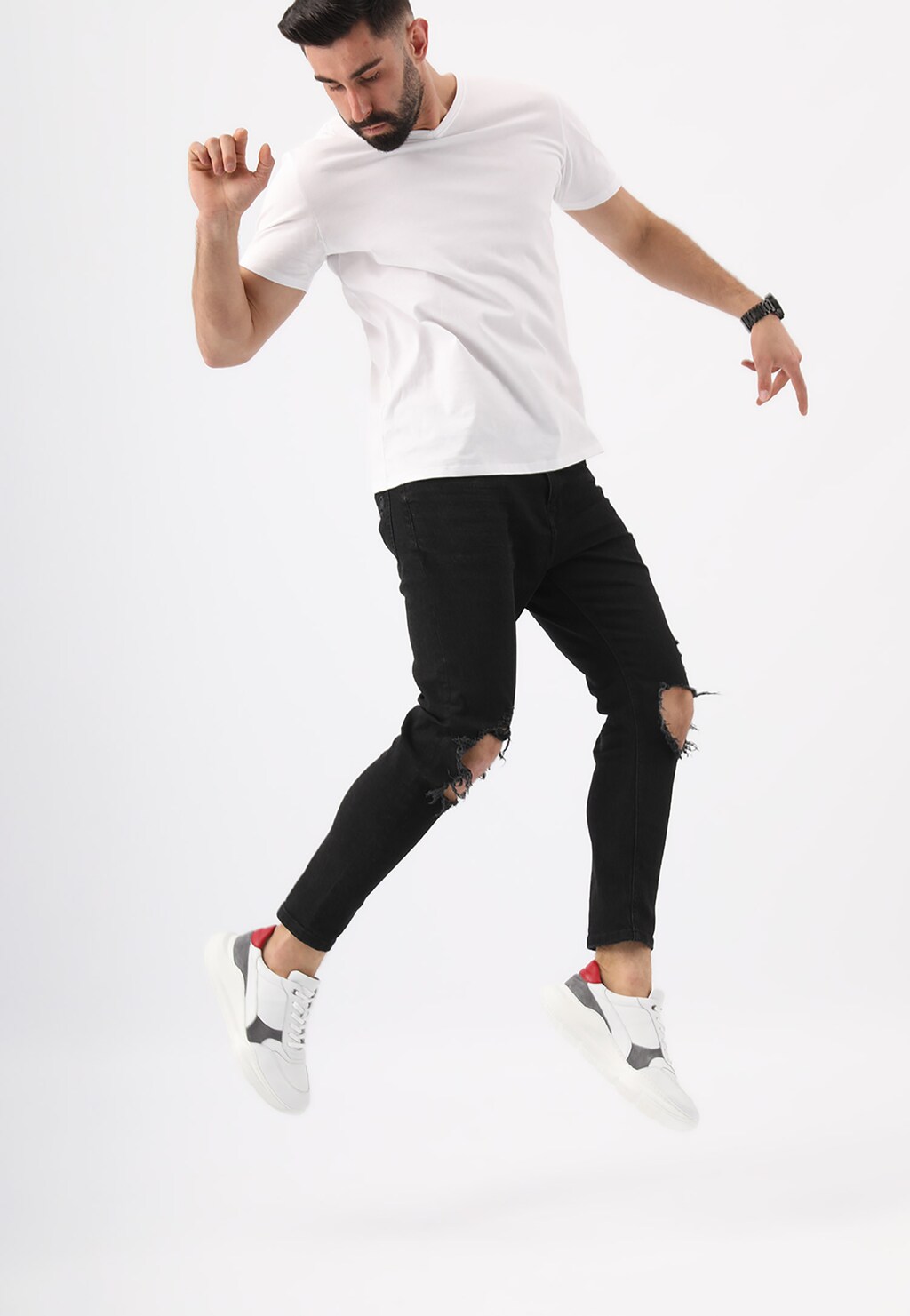 Białe sneakersy męskie z czerwonymi i szarymi wstawkami 10079-79 Widok 1