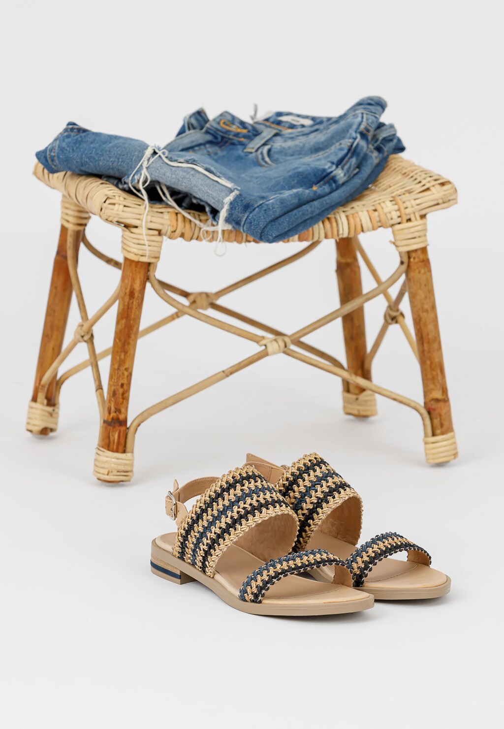 Sandały damskie z plecionymi paskami 76049-86 Widok 8