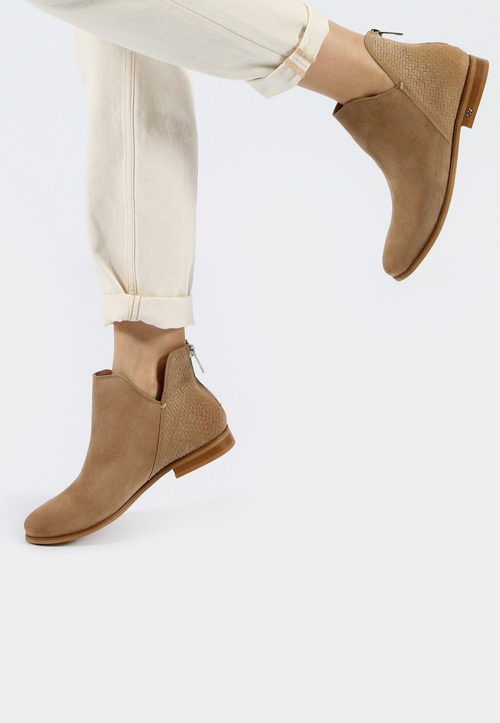 Bledohnedé dámske členkové topánky ako vychádzková obuv 55002-64 Widok 9