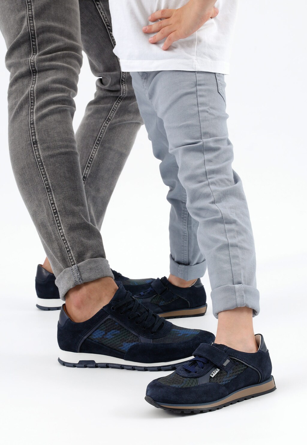 Granatowe sznurowane sneakersy męskie  10082-76 Widok 7