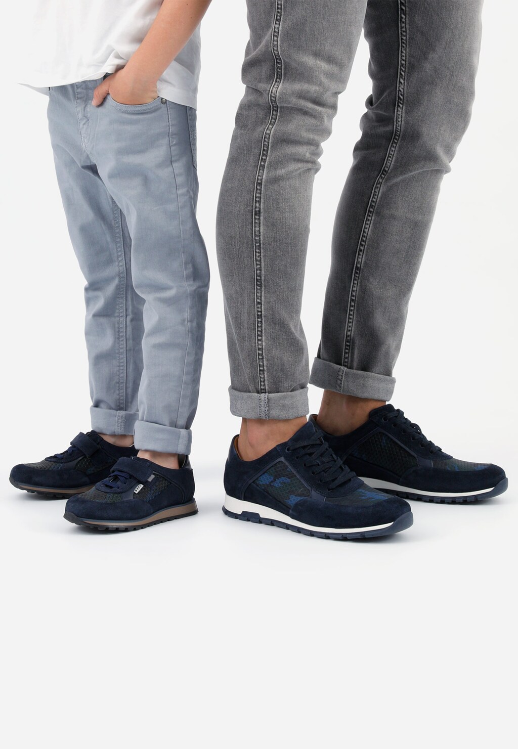 Granatowe sznurowane sneakersy męskie  10082-76 Widok 1