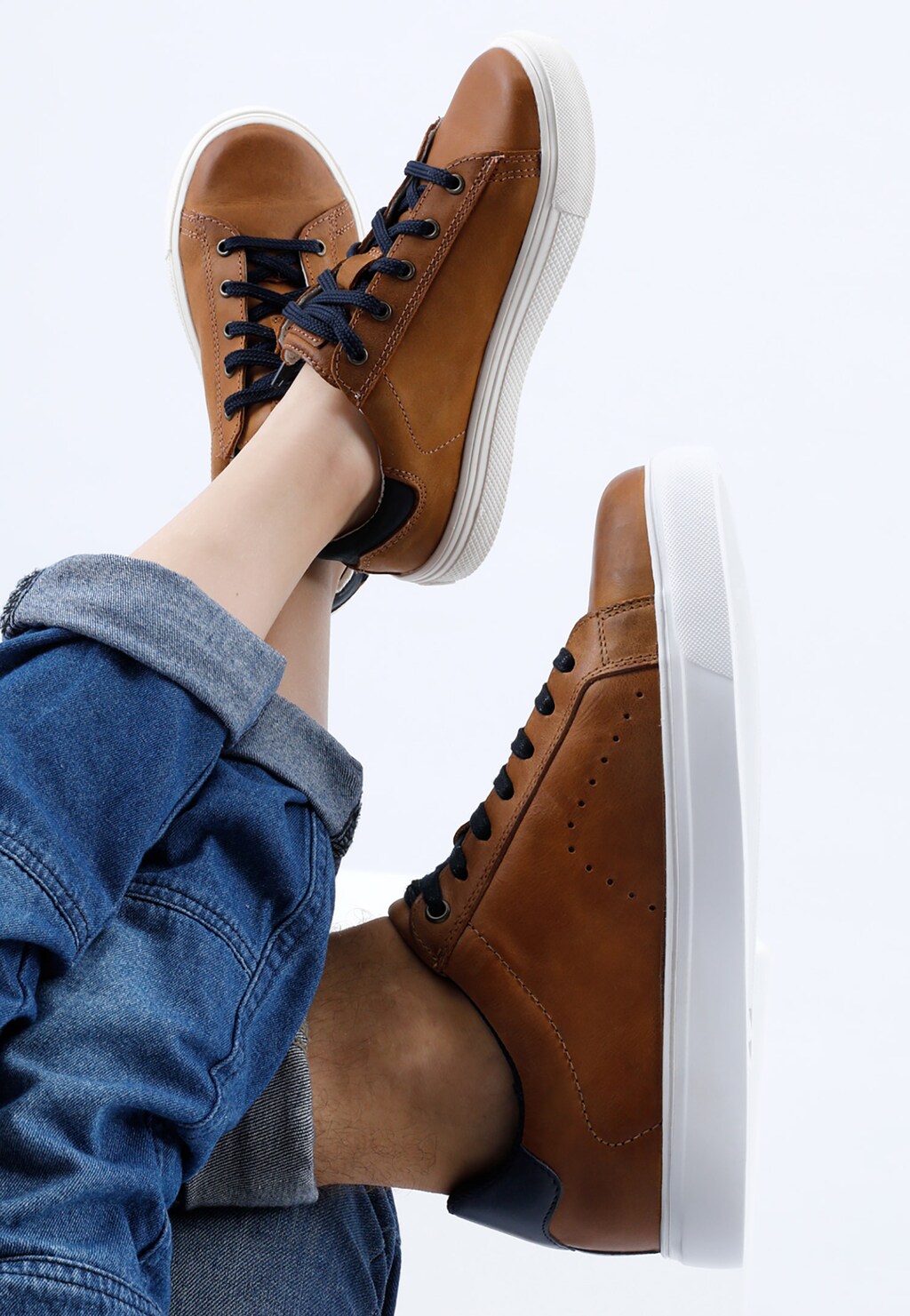 Kožené sneakersy pánske k ležérnym outfitom 10096-53 Widok 7