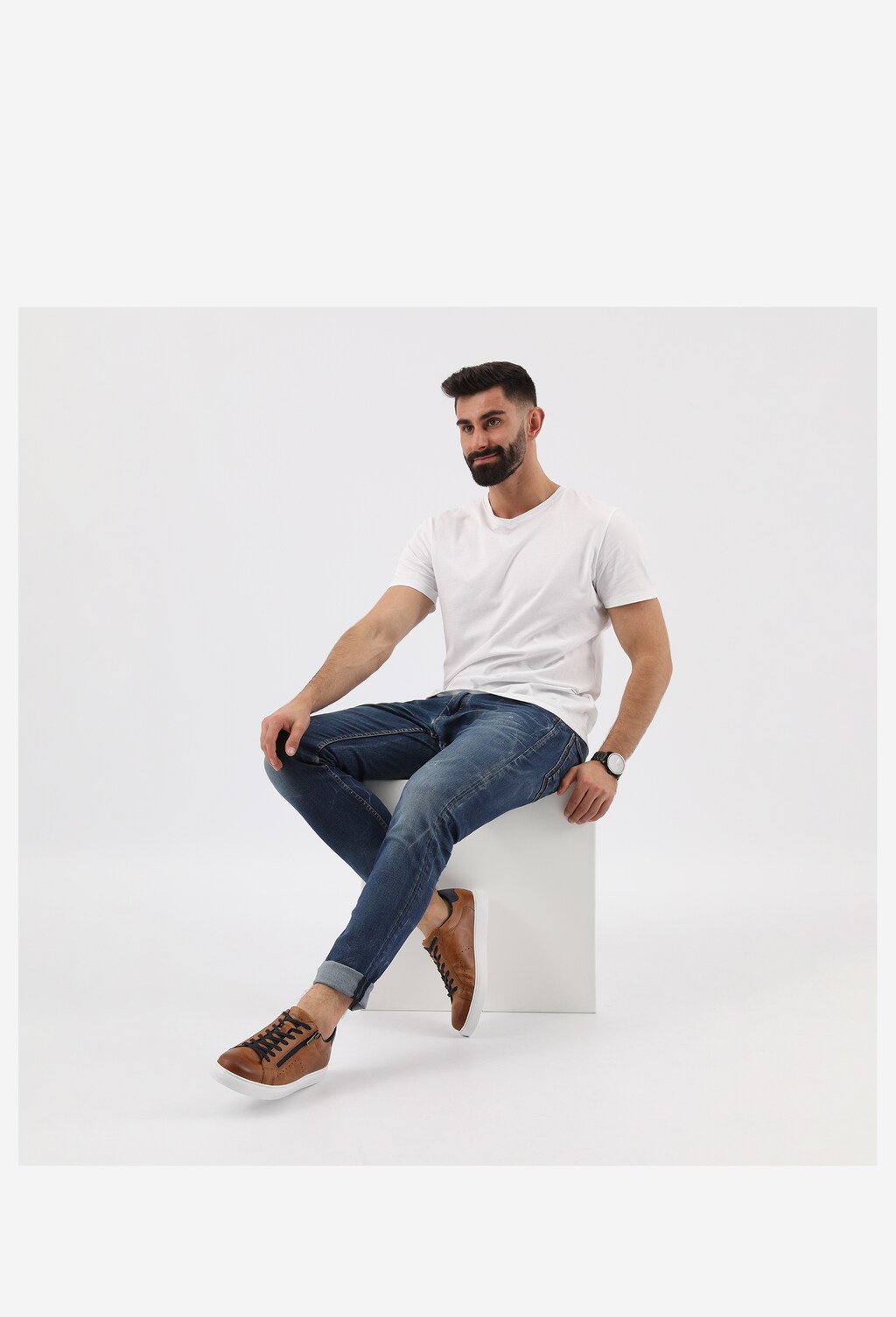 Kožené sneakersy pánske k ležérnym outfitom 10096-53 Widok 8