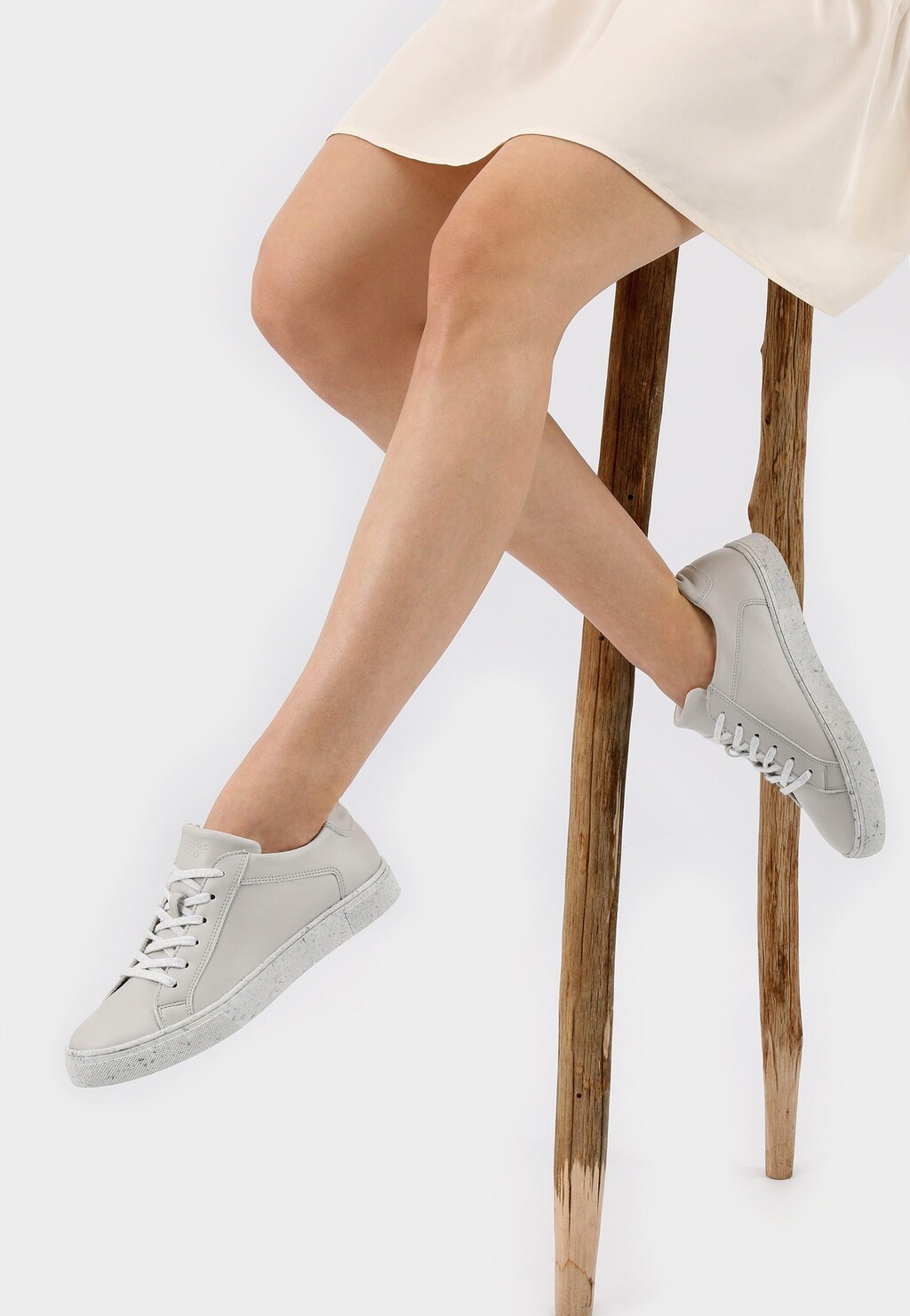 Szare półbuty WOJAS ECO z podszewką z bambusa oraz wyściółką z agawy i naturalnego lateksu 46068-10 Widok 7