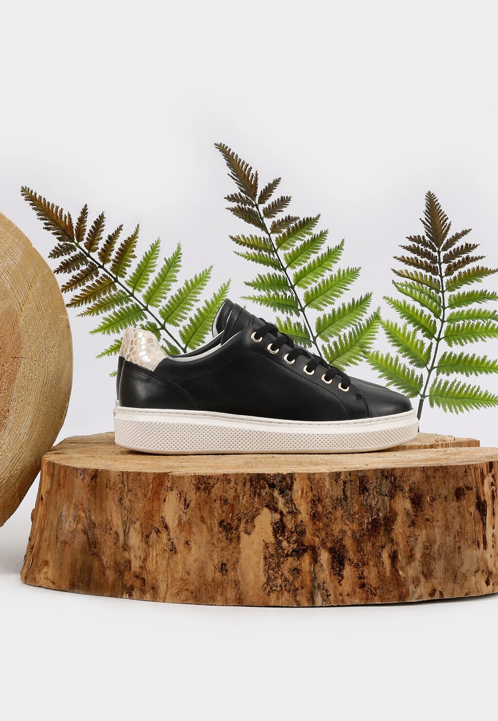 Dámske sneakersy z lícovej kože na každodenné nosenie 46089-51 Widok 7