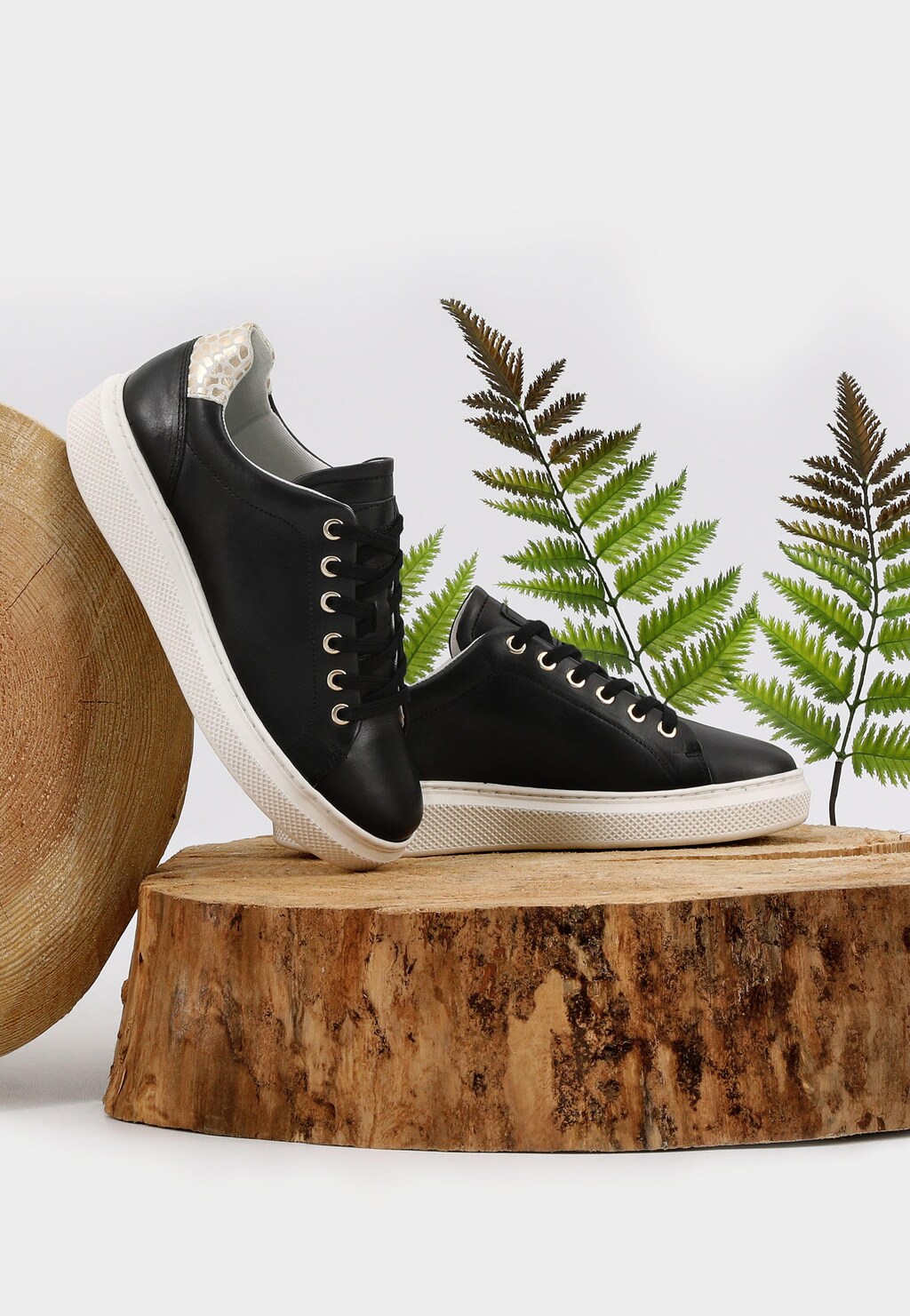 Dámske sneakersy z lícovej kože na každodenné nosenie 46089-51 Widok 8