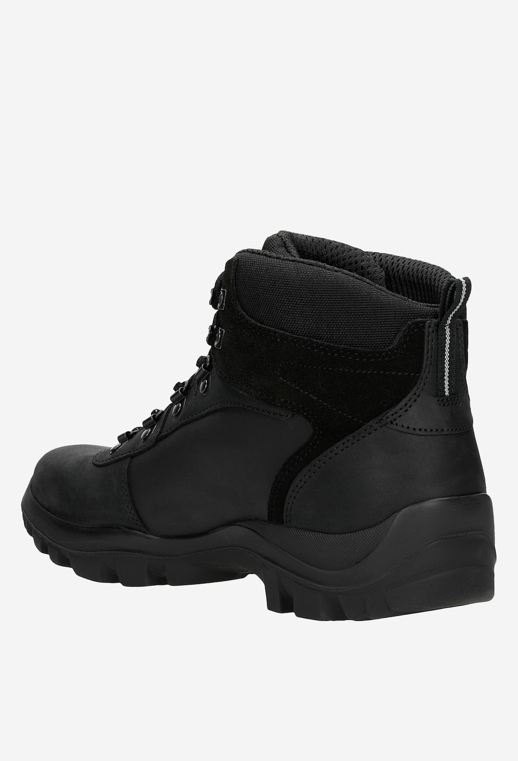 Czarne wysokie trzewiki trekkingowe Wojas model 24029-71 z boku. Solidna, wzmocniona konstrukcja z mieszanką materiałów, grubą podeszwą i systemem sznurowania.