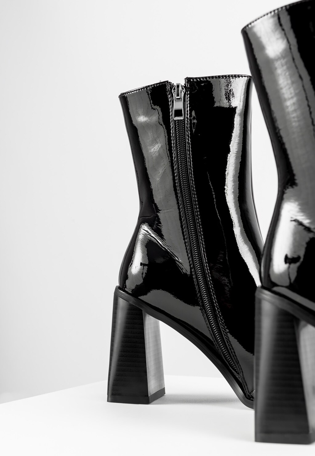 WJS czarne lakierowane botki damskie na obcasie WJS46035-31 Widok 3