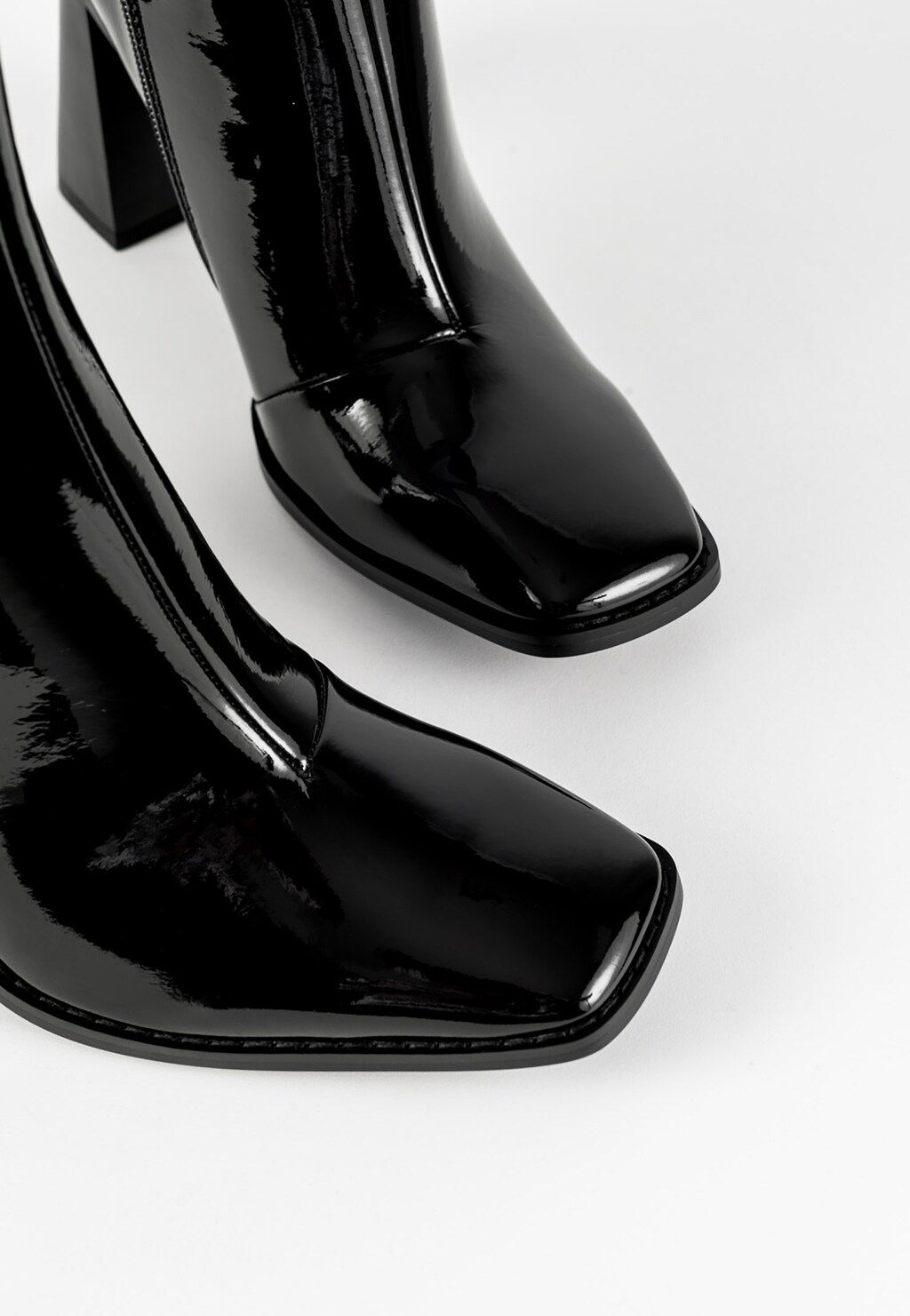 WJS czarne lakierowane botki damskie na obcasie WJS46035-31 Widok 4