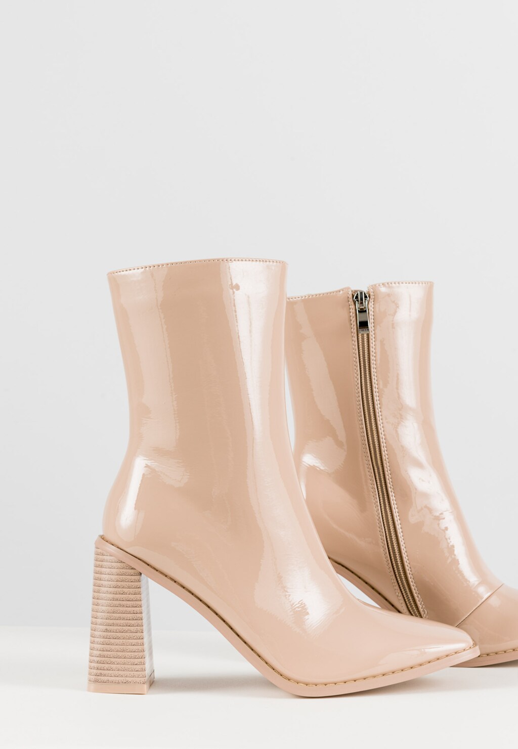 WJS beżowe lakierowane botki z noskiem w szpic WJS46035-34 Widok 3