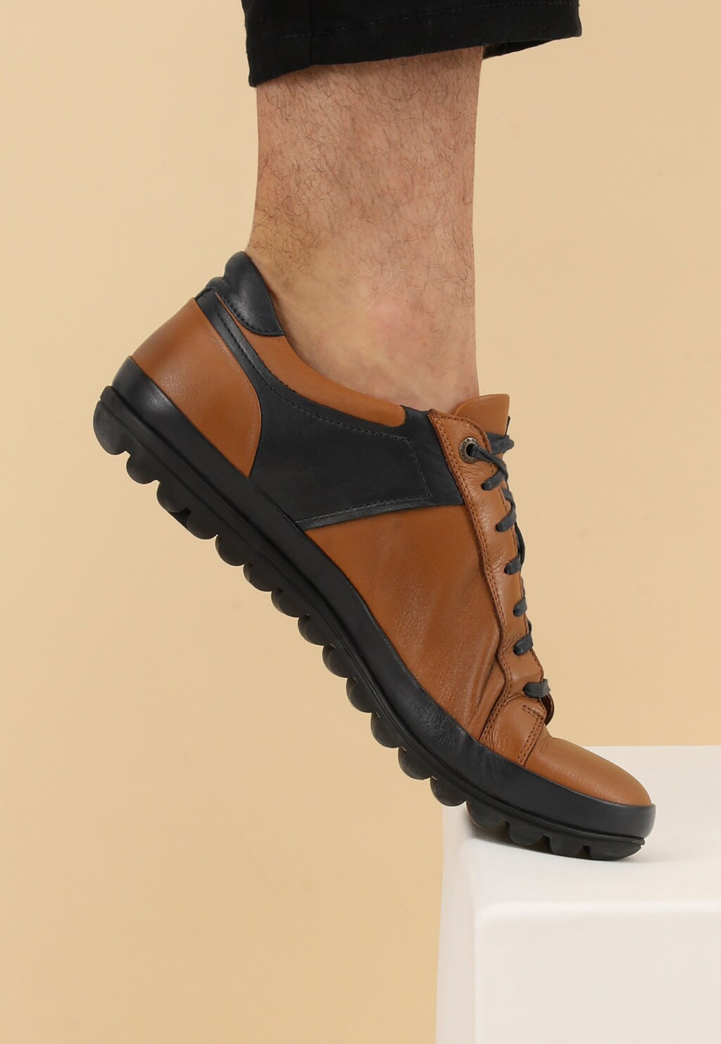 Dvojfarebné pánske botasky pre pohodlnú každodennú chôdzu 9046-73 Widok 1