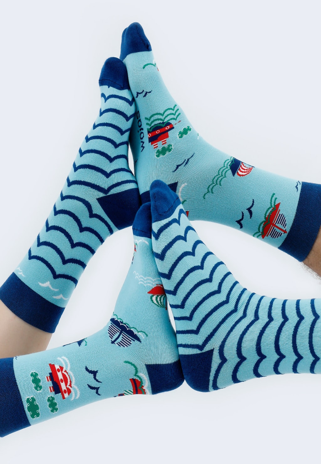 Veselé vodácké vysoké bavlněné ponožky v modré barvě 97032-86 Widok 1