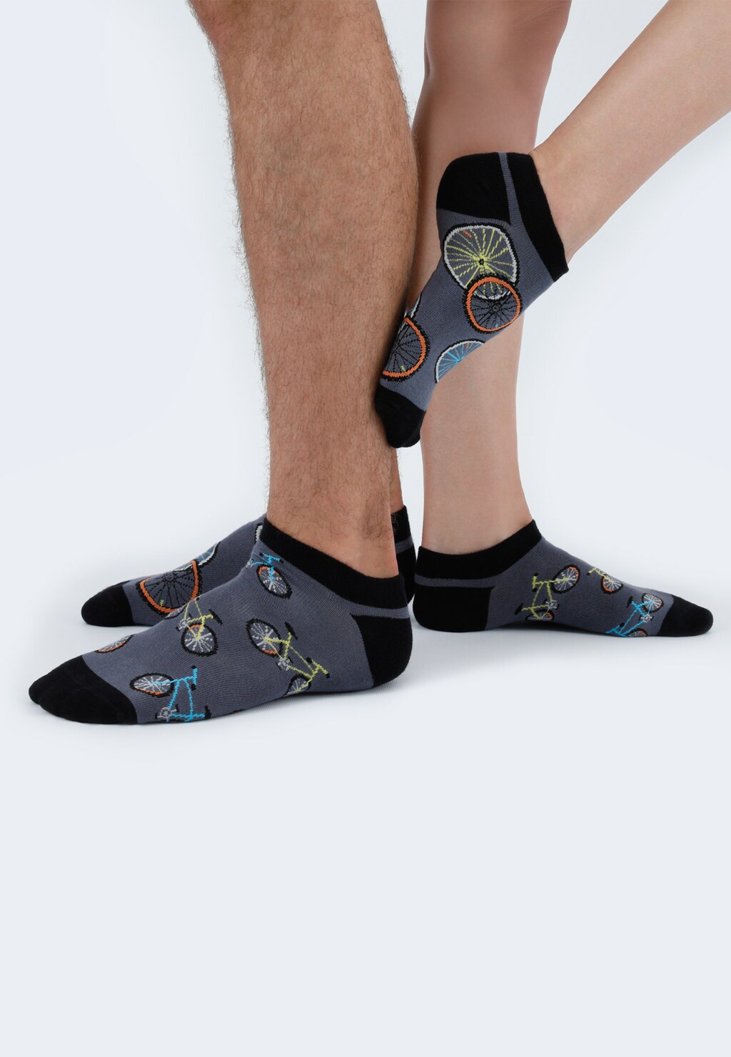 Šedé bavlnené ponožky s cyklistickým motívom 97025-80 Widok 1
