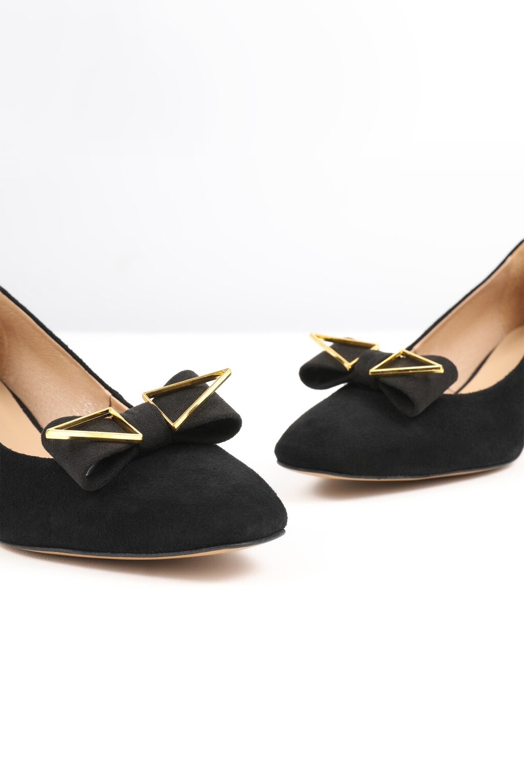 Czarne klipsy do butów z metalowymi elementami 98508-11 Widok 5