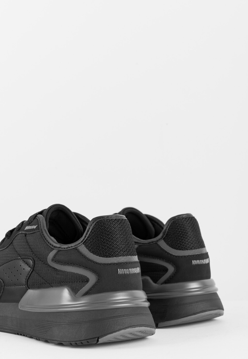 WJS czarne sneakersy męskie z szarymi wstawkami WJS10007-11 Widok 3