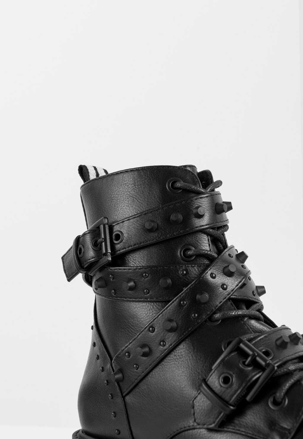 WJS czarne trzewiki damskie z ozdobnymi paskami WJS55013-51 Widok 3