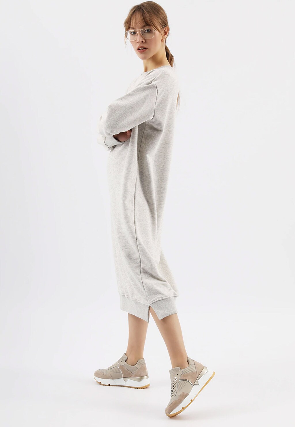 Beżowe sneakersy ze złotym akcentem na podeszwie 46096-74 Widok 7