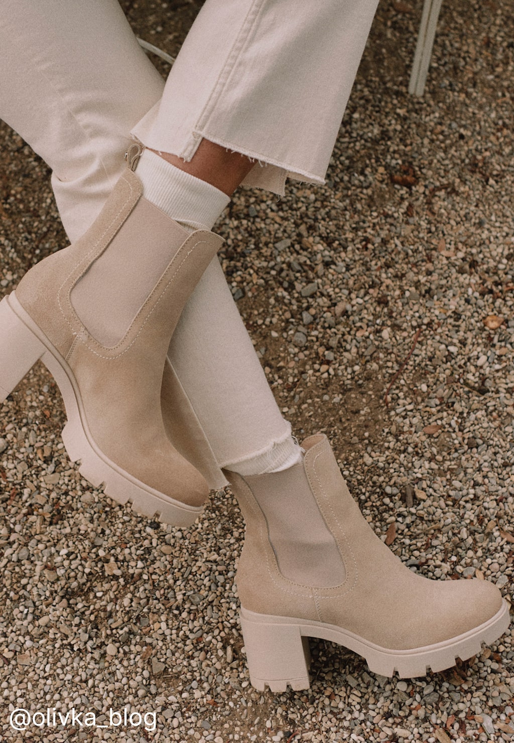 Béžové dámske členkové čižmy s hrubou podrážkou 55109-64 Widok 1