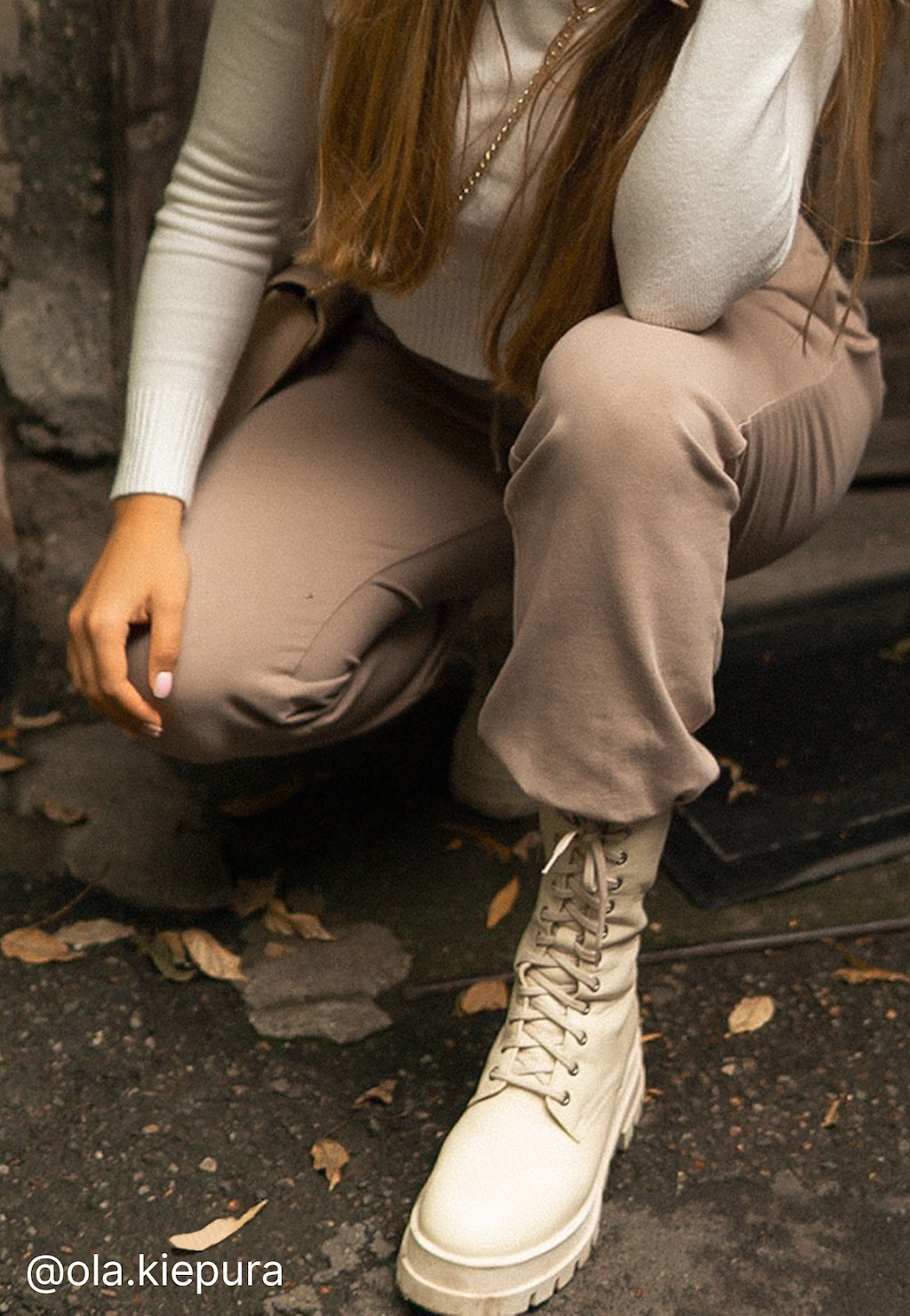 Originálne kožené členkové čižmy v béžovej farbe 64082-54 Widok 7