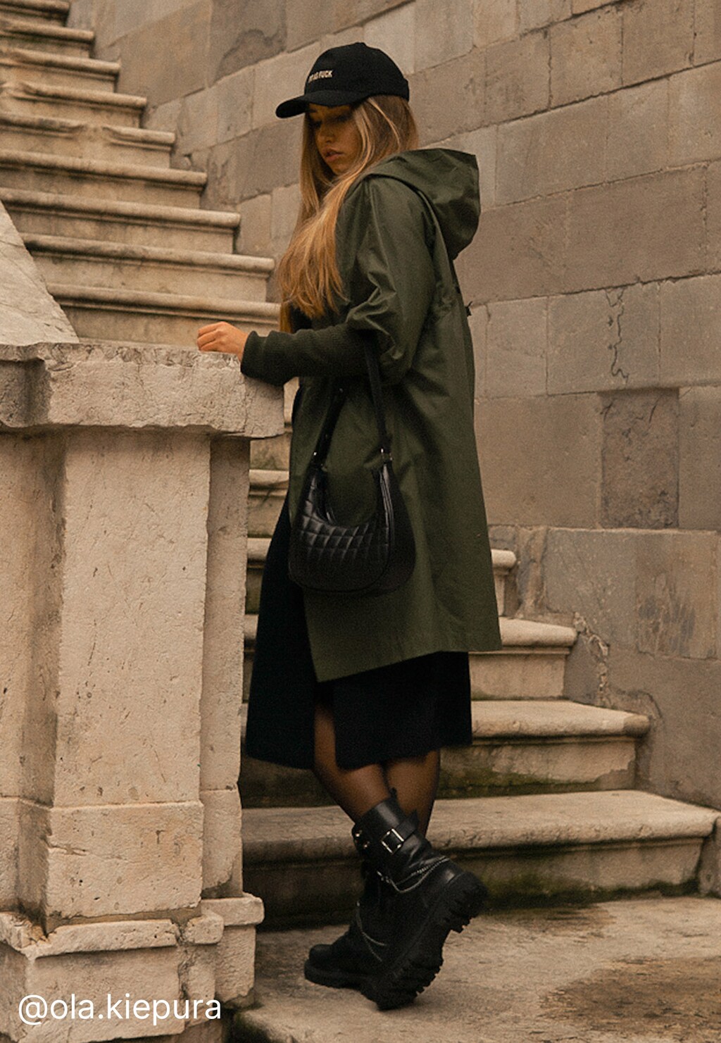 Czarna pikowana torebka damska typu baguette 80185-51 Widok 1