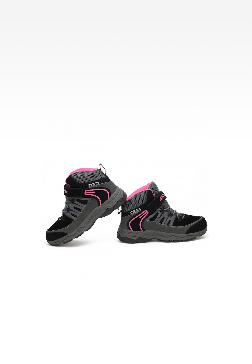 Czarne trzewiki ocieplane BARTEK 11608006 dla dziewcząt z różowymi akcentami, widok boczny. Buty zimowe z grubą podeszwą i zapięciem na rzep, łączące styl z funkcjonalnością.