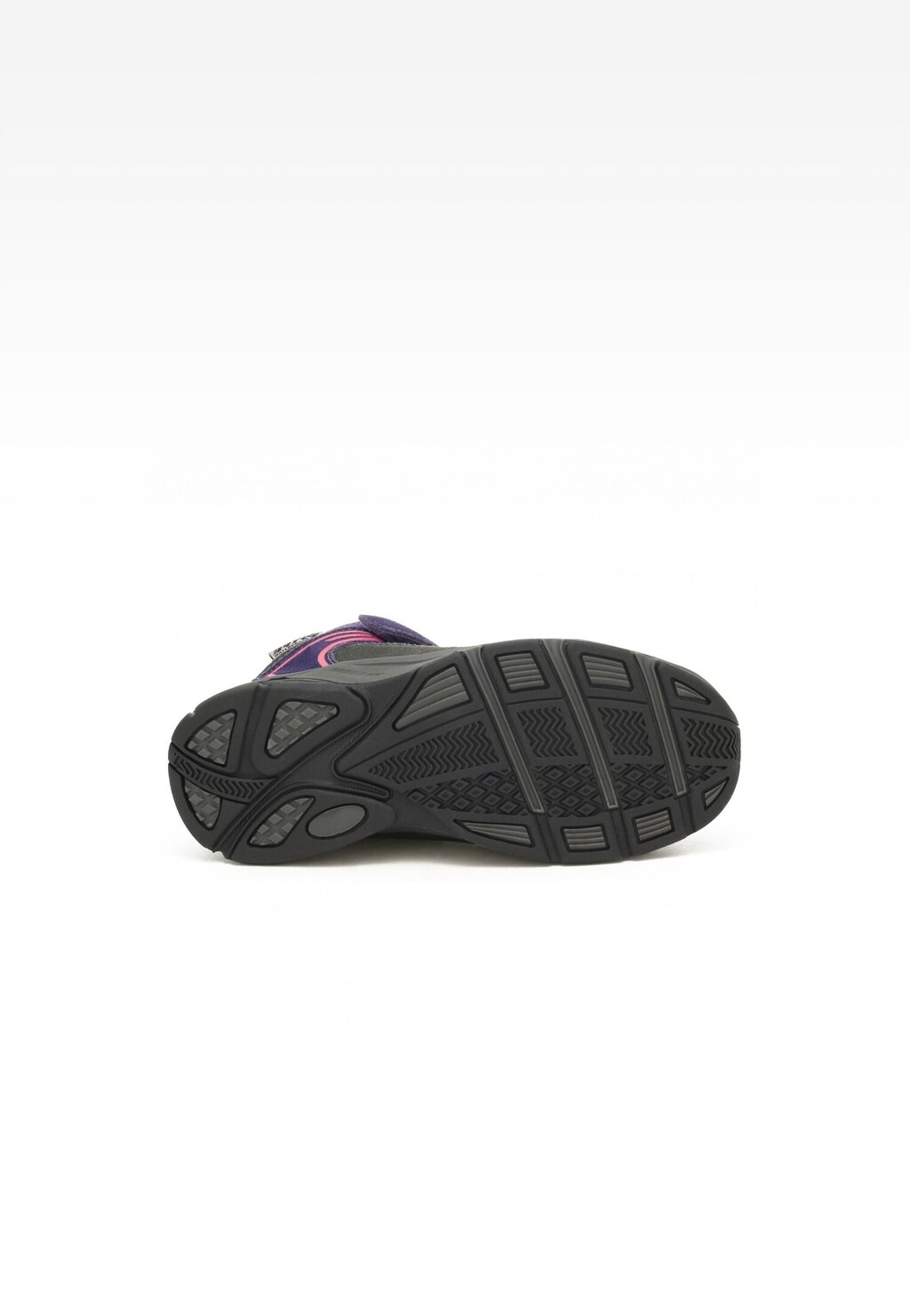 Podeszwa trzewików ocieplanych BARTEK 17608007 dla dziewcząt w kolorze fioletowo-czarnym, z charakterystycznym wzorem antypoślizgowym zapewniającym stabilność.