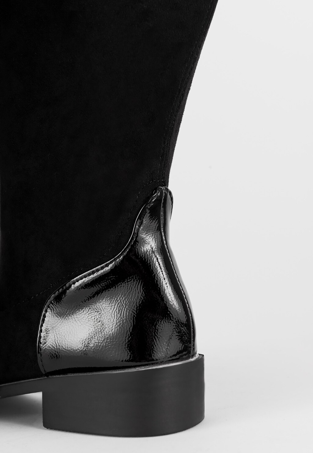 WJS czarne kozaki z lakierowanymi elementami WJS45008-71 Widok 3