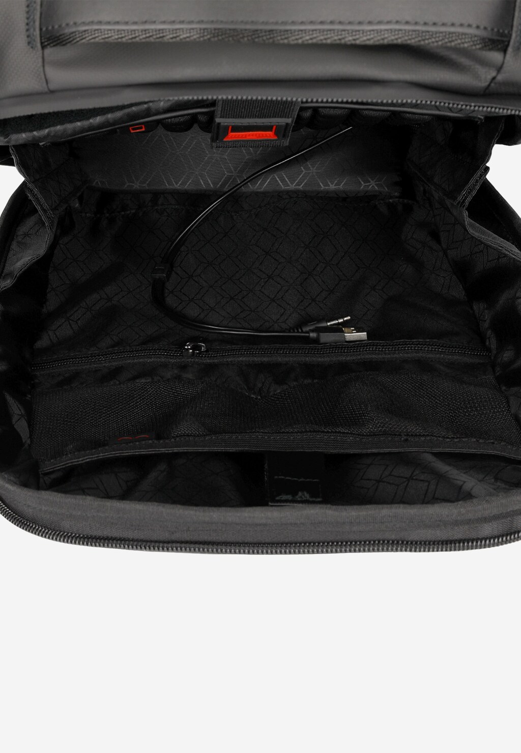 Pojemny czarny plecak z portem USB, wejściem na słuchawki, kieszenią na laptopa 15,6 cali 80214-11 Widok 7