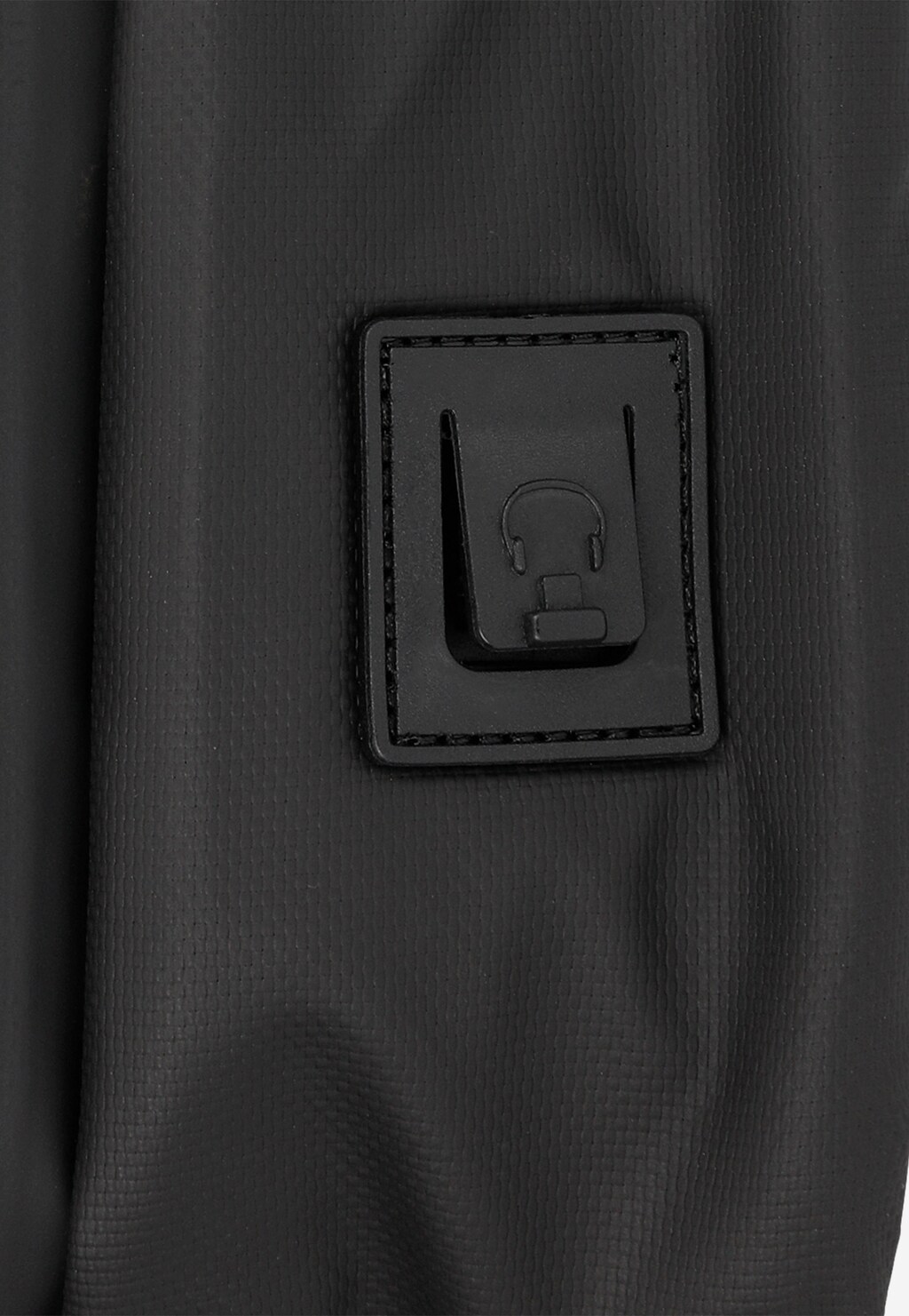 Pojemny czarny plecak z portem USB, wejściem na słuchawki, kieszenią na laptopa 15,6 cali 80214-11 Widok 8