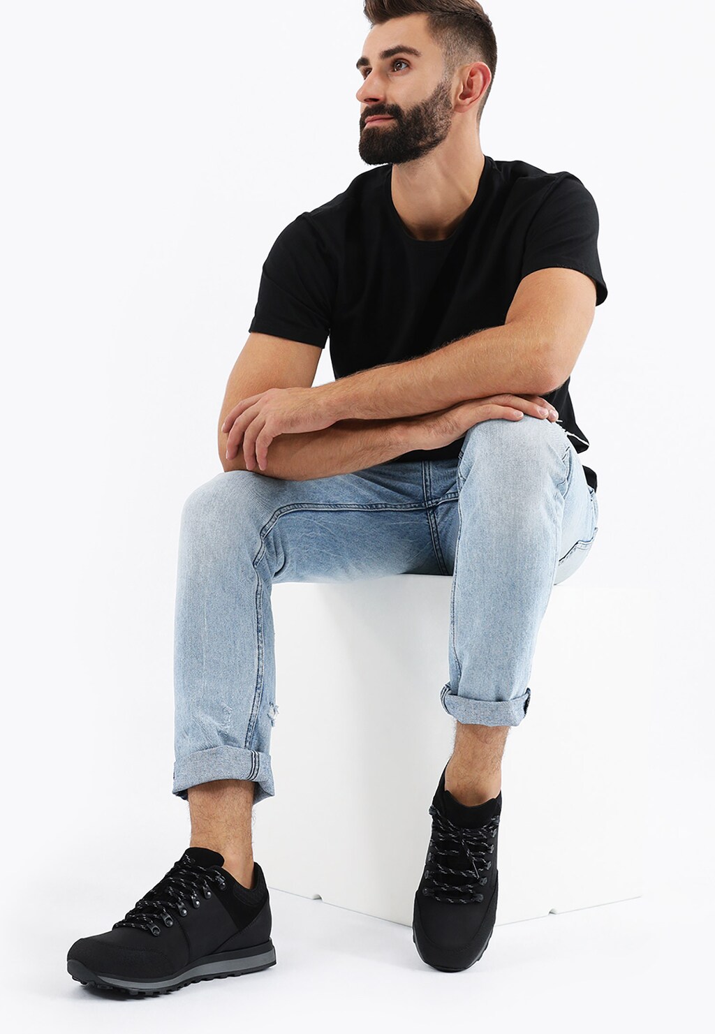 Czarne skórzane buty trekkingowe męskie 10032-81 Widok 1