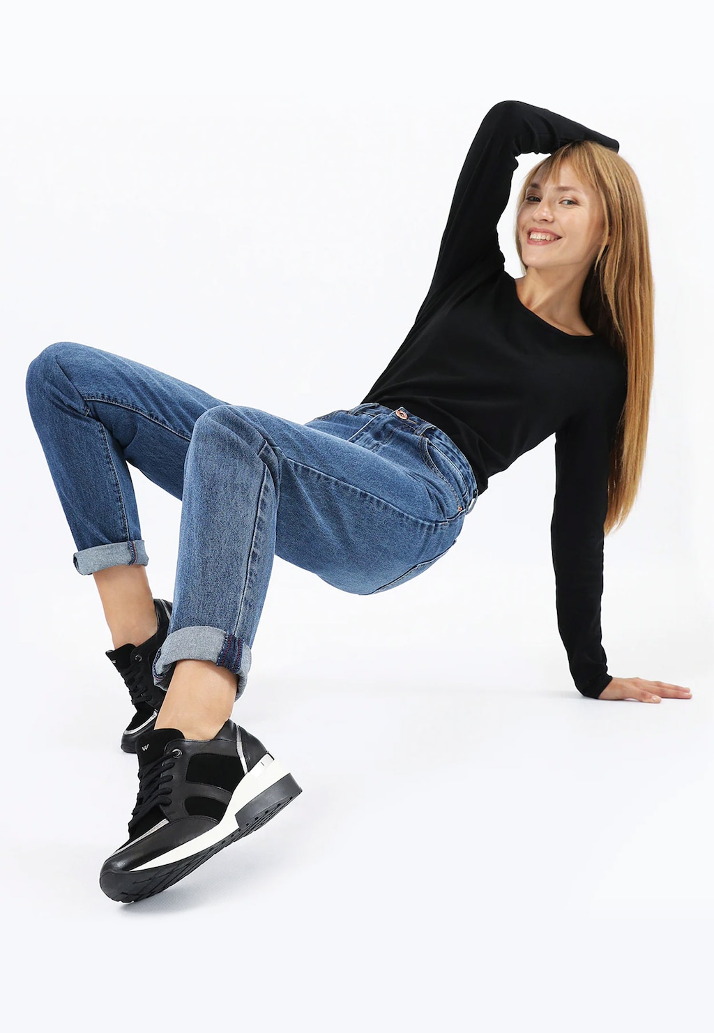 Czarne sneakersy damskie ze srebrnymi wstawkami 46107-71 Widok 8