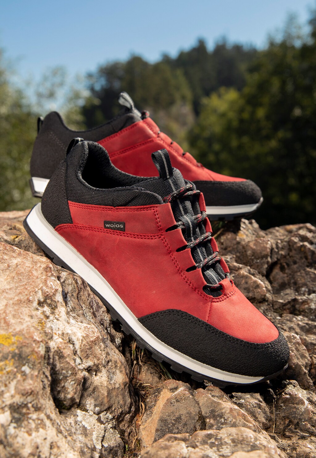 Czerwono-czarne trekkingowe półbuty damskie 46031-75 Widok 1