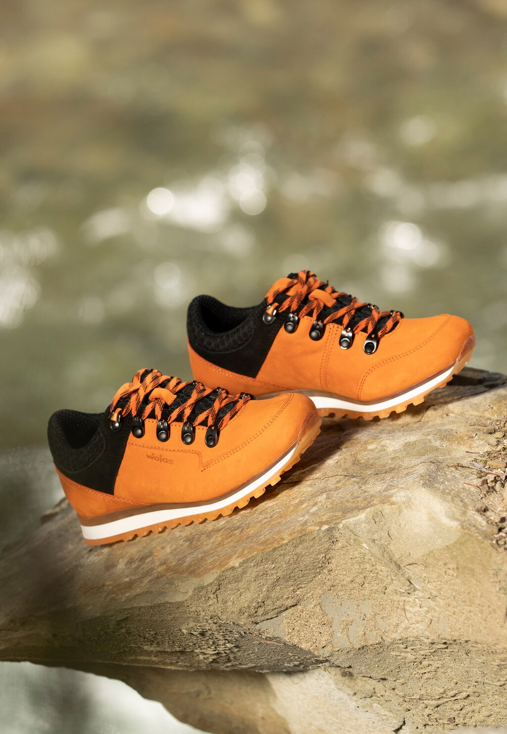 Pomarańczowo-czarne trekkingi męskie 10078-75 Widok 1