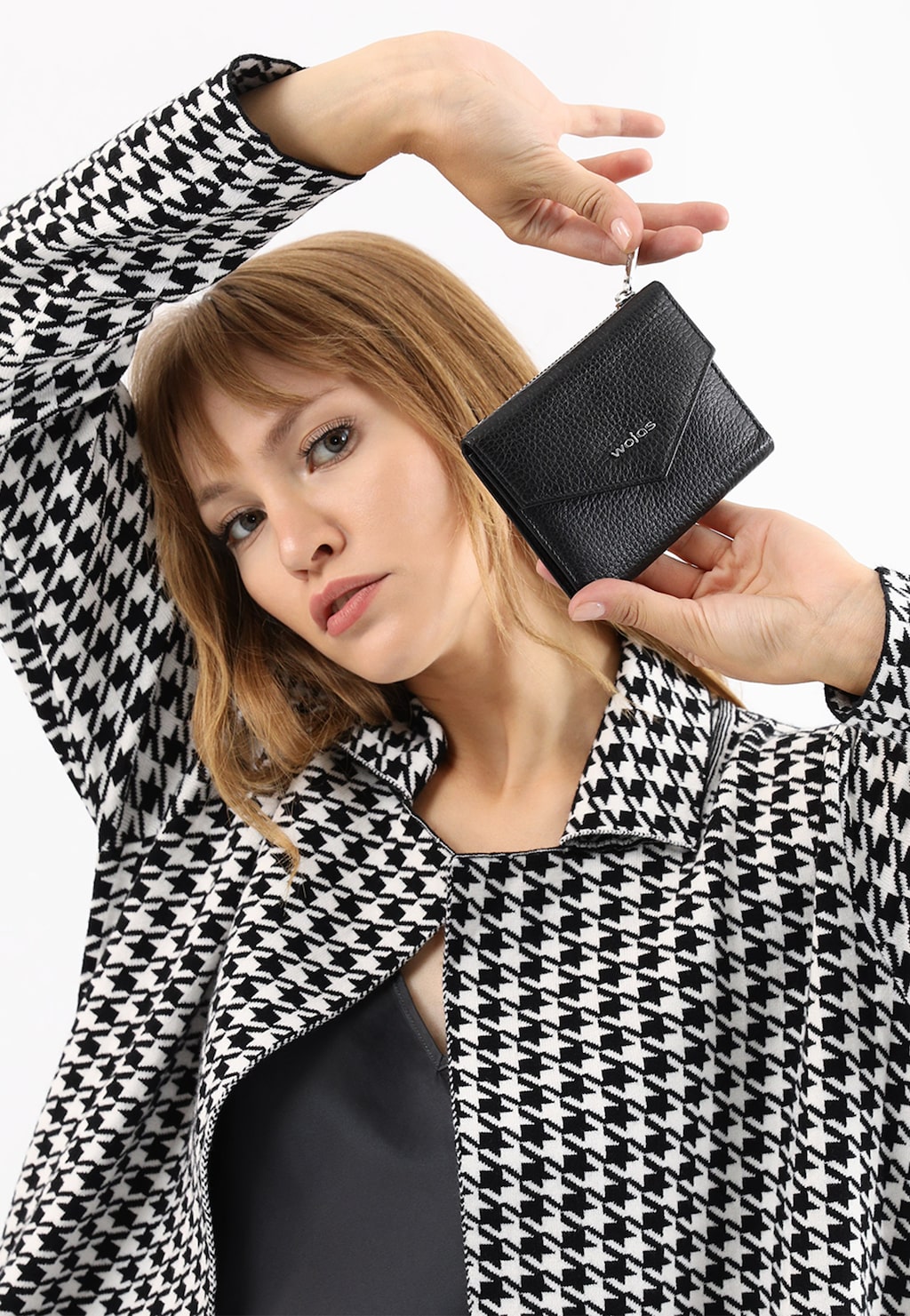 Malá a praktická čierna dámska peňaženka z lícovej kože 91017-51 Widok 7