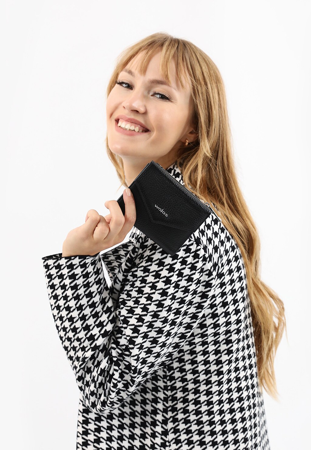 Malá a praktická čierna dámska peňaženka z lícovej kože 91017-51 Widok 1