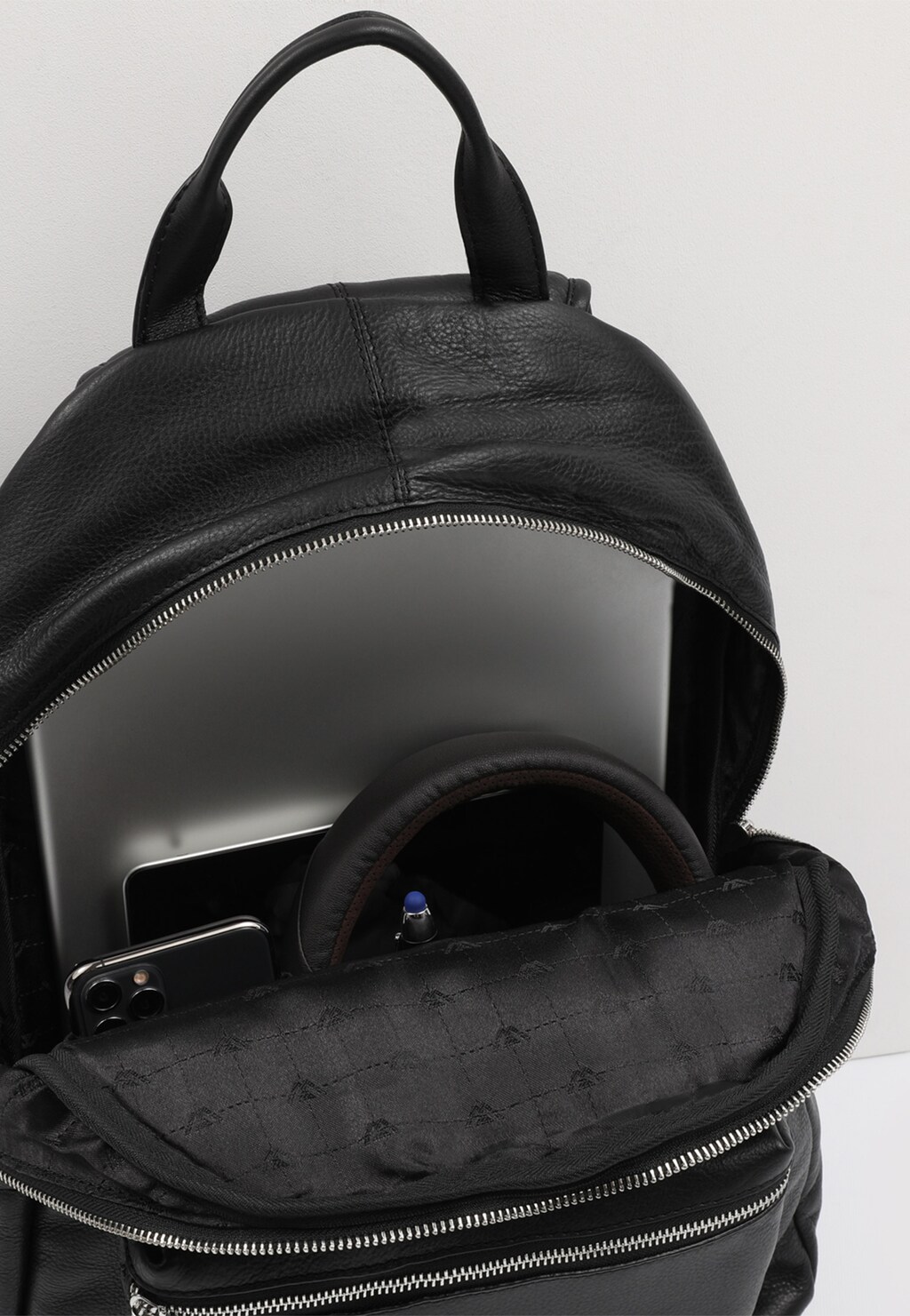 Minimalistický černý pánský batoh z hladké kůže 80143-51 Widok 9