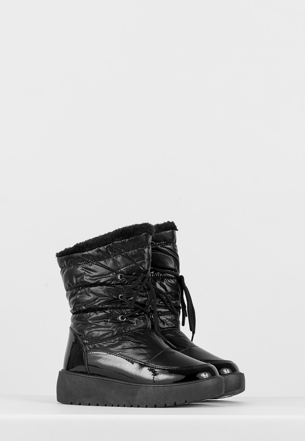 WJS czarne Śniegowce damskie z lakierowanymi elementami WJS44001-71 Widok 2
