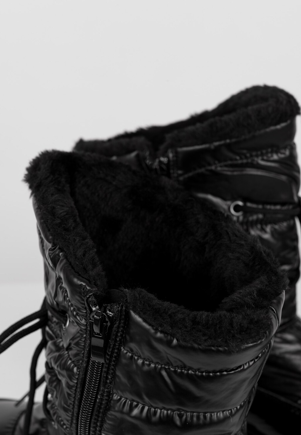 WJS czarne Śniegowce damskie z lakierowanymi elementami WJS44001-71 Widok 3