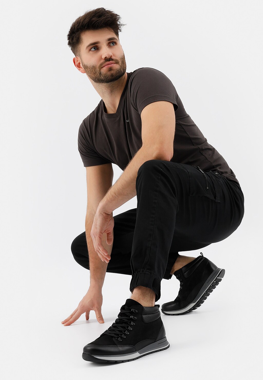 Pánske kožené čižmy na zimu v čiernej farbe 24047-71 Widok 1