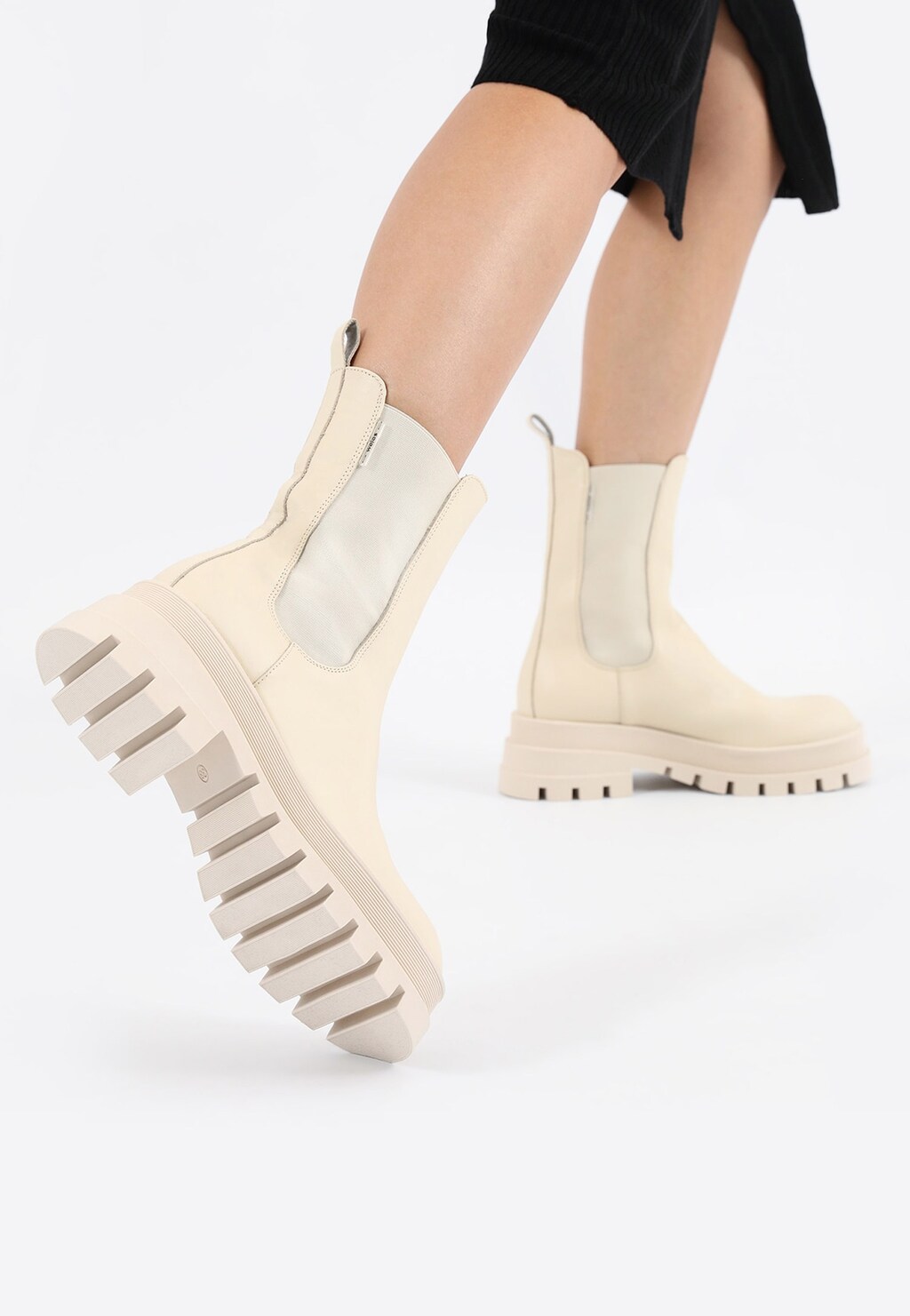 Výrazná kotníková dámská obuv v béžovém provedení 55132-54 Widok 7