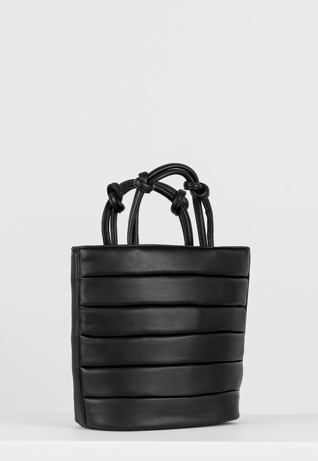 WJS czarna torebka z poziomymi przeszyciami WJS76082-51 Widok 2