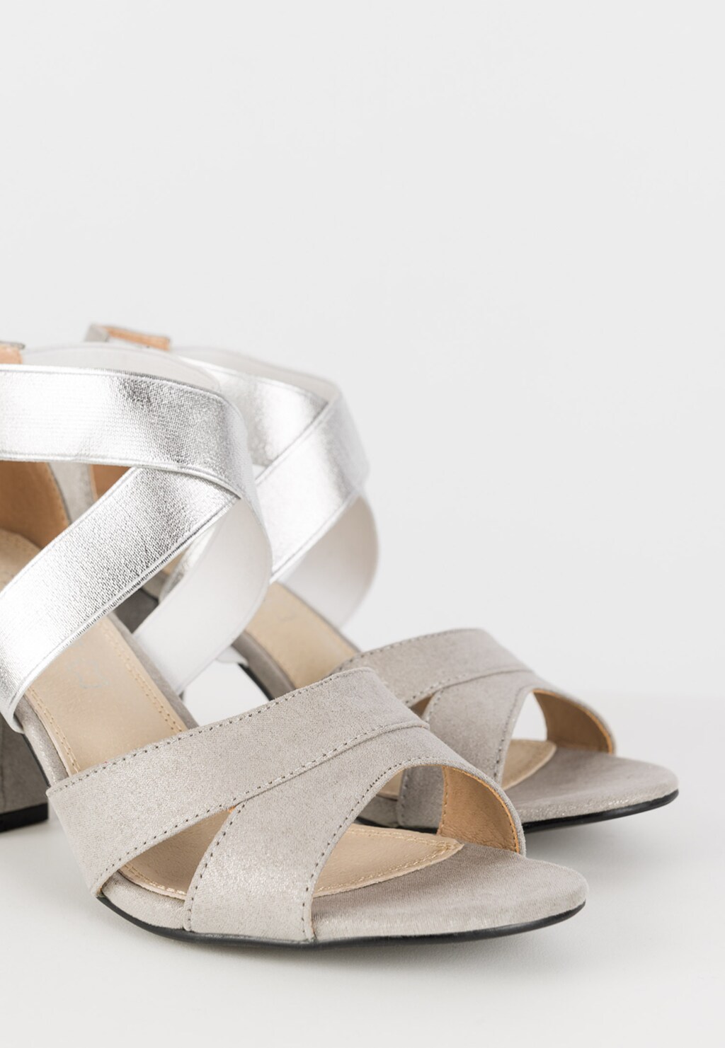 Elegantné strieborné dámske sandále na rôzne príležitosti WJS74010-69 Widok 4