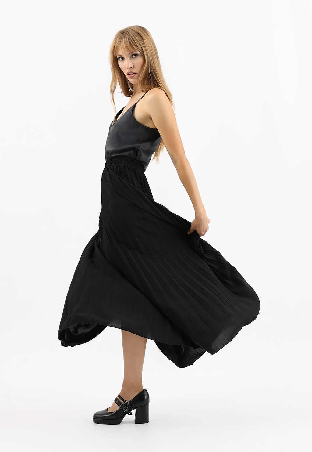 Czarne czółenka damskie na stabilnym słupku 35085-51 Widok 1